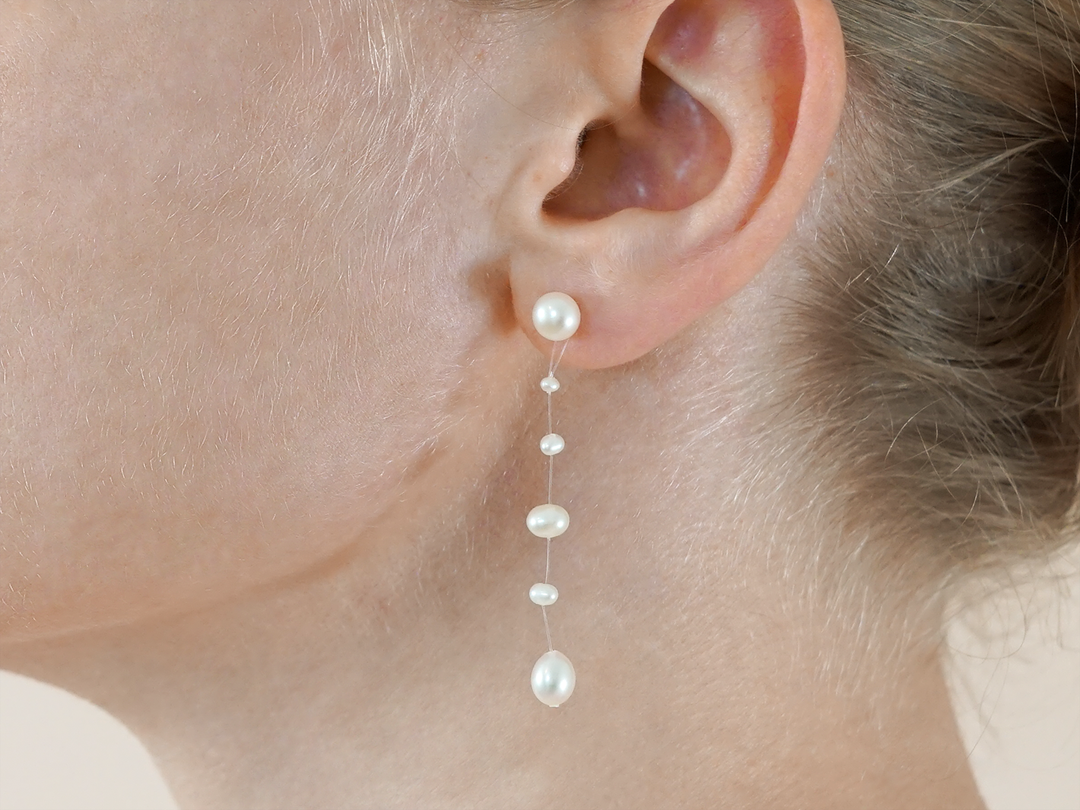 Aimée - Floating pearl earrings