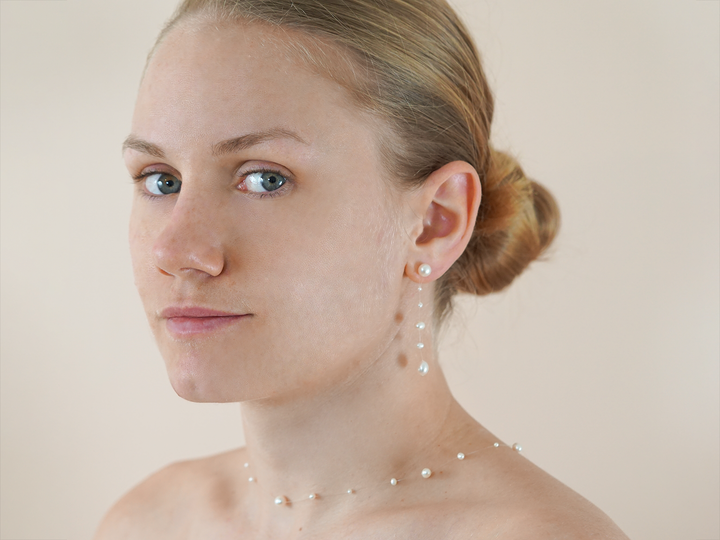 Aimée - Floating pearl earrings