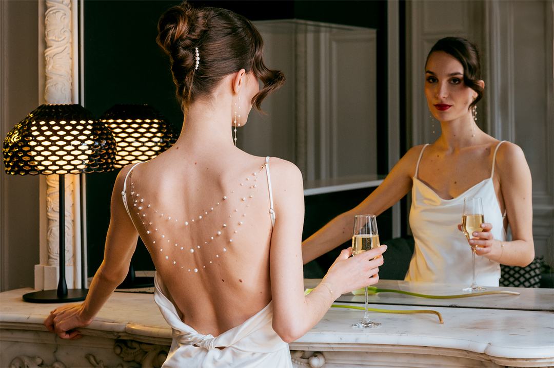 Aimée - Back Necklace with Floating Pearls Bridal 3 rows
