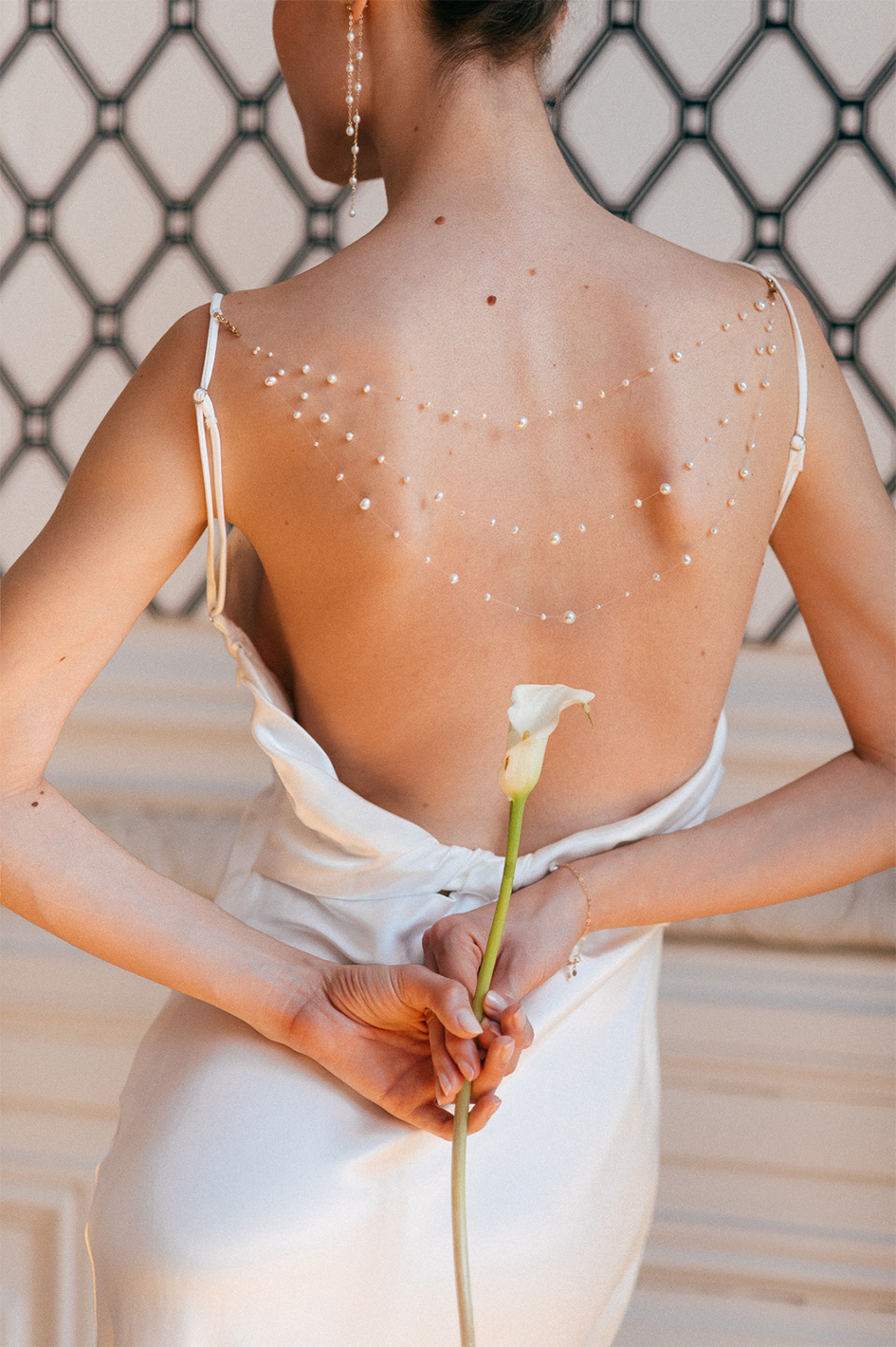 Aimée - Back Necklace with Floating Pearls Bridal 3 rows