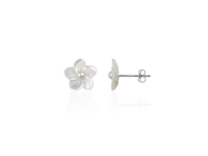 Charlotte - Zierliche Blumenohrstecker in Weiß