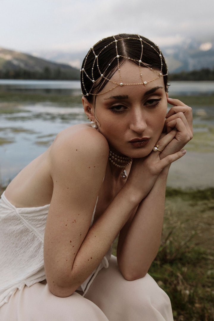 Sarah - Bijou de tête avec des perles d'eau douce naturelles