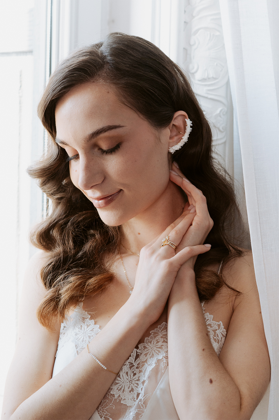 Daisy Ear cuff - White Flower Ear Cuff for Modern Bride