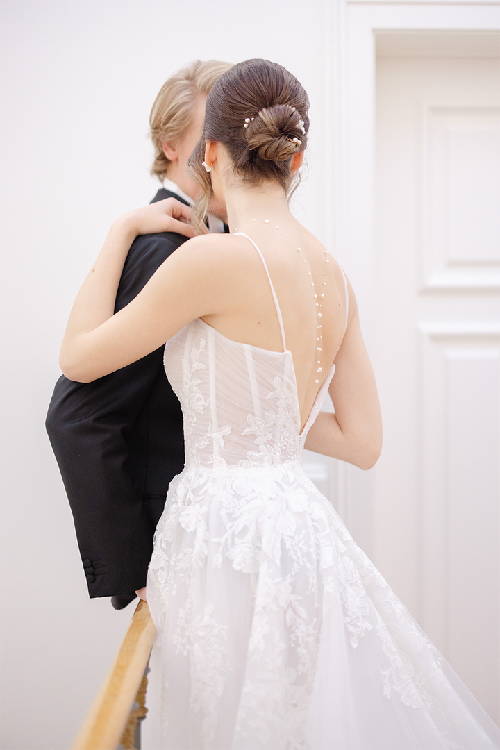 Aimée - Back Necklace with Floating Pearls Bridal