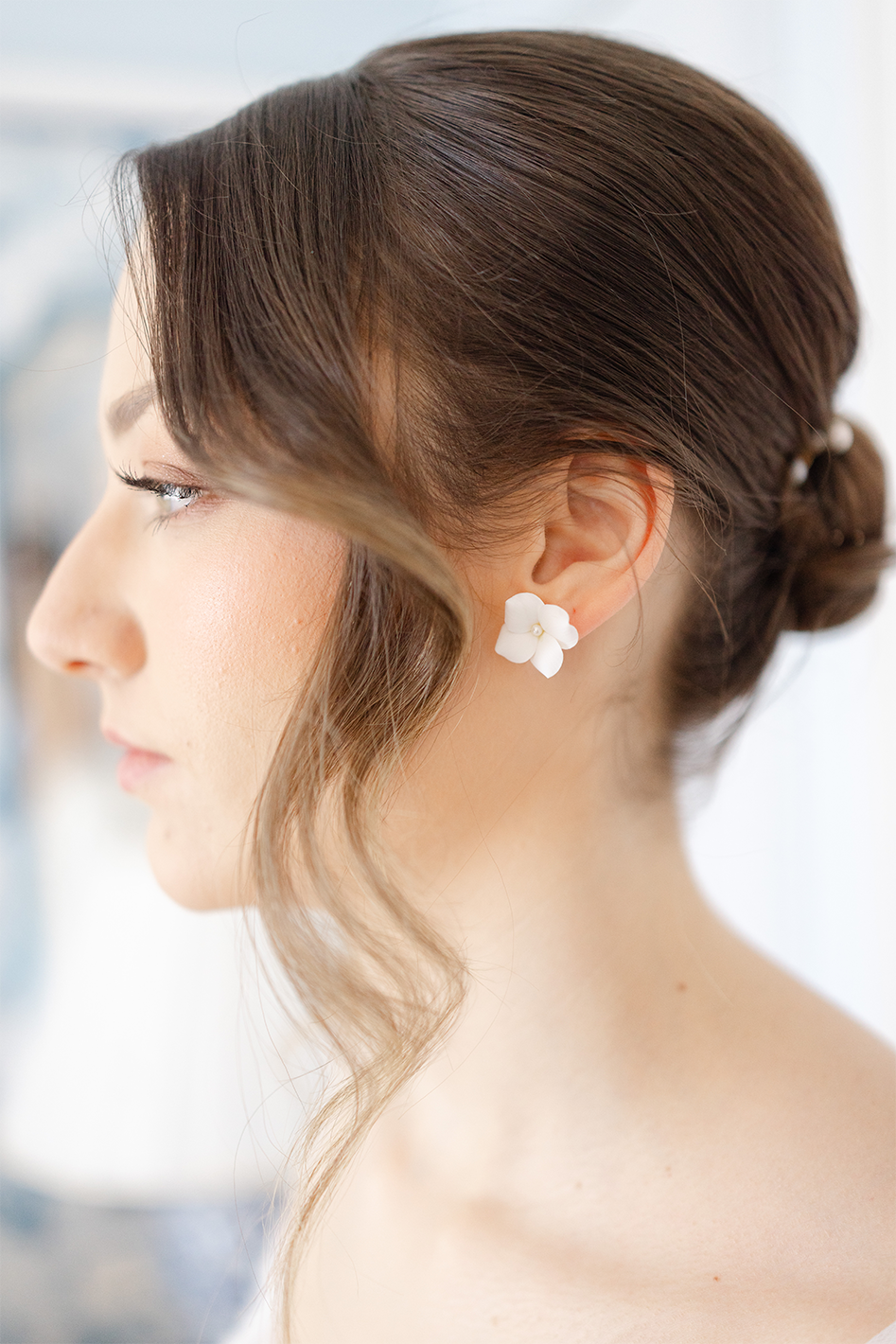 Diana - Flower Studs in White
