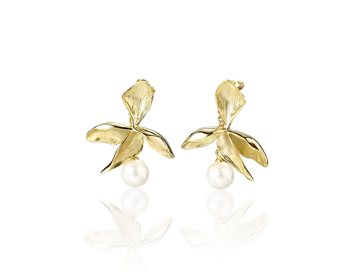 Laura Earrings - Golden Flower earrings with Round Pearl