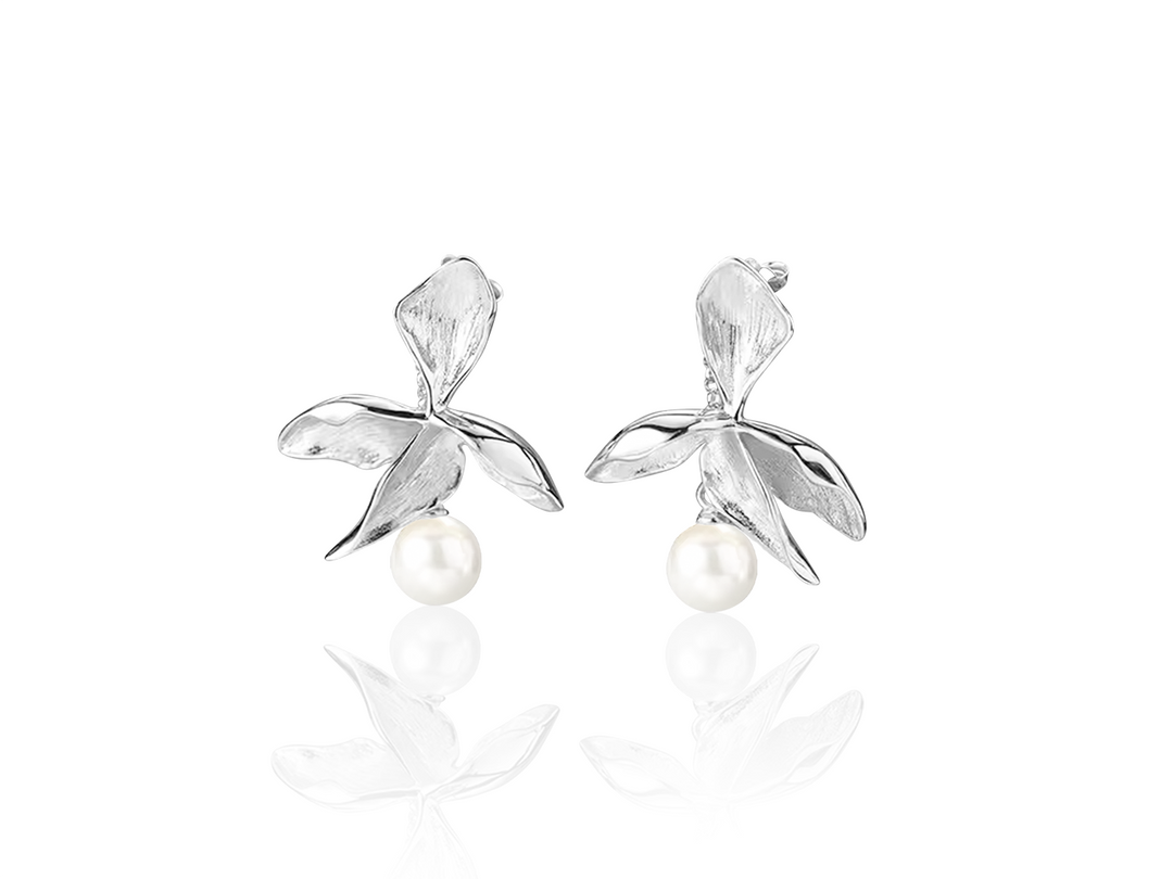 Laura Earrings - Golden Flower earrings with Round Pearl
