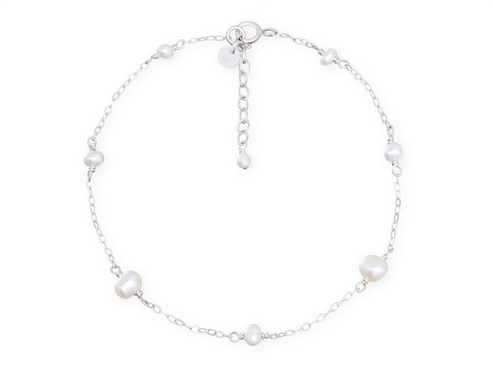 Aimée - Dainty natural pearl bracelet