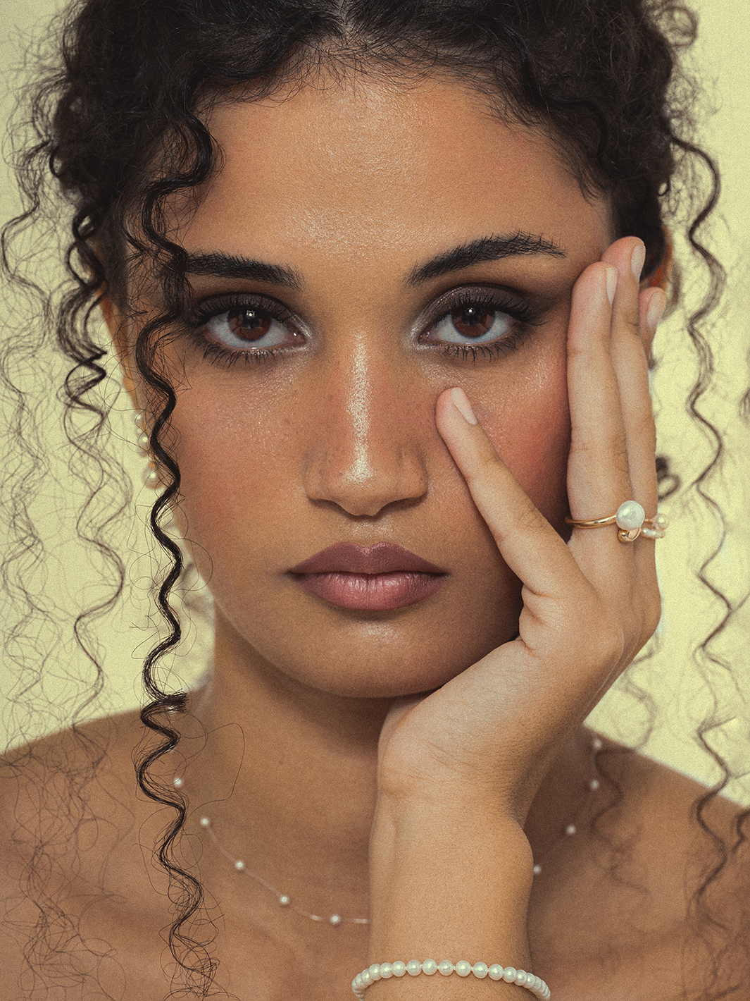 Leonore schwebende Perlen-Illusionskette – Handgefertigter Süßwasserperlen-Choker an unsichtbarem Faden