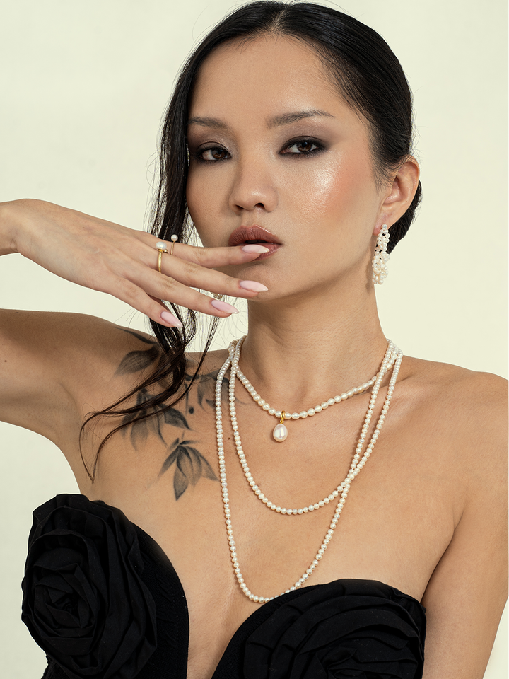 French Riviera - Pendant Cluster Pearl Earrings