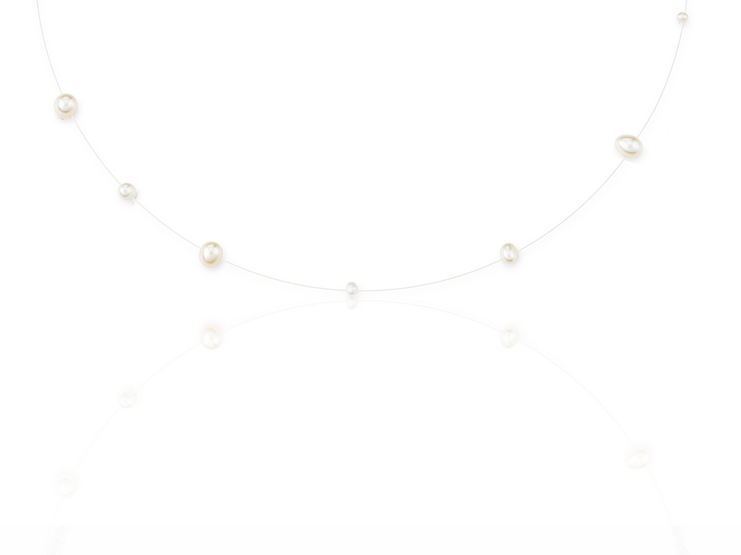 Aimée - Schwebendes Perlenhalsband an unsichtbarem Faden