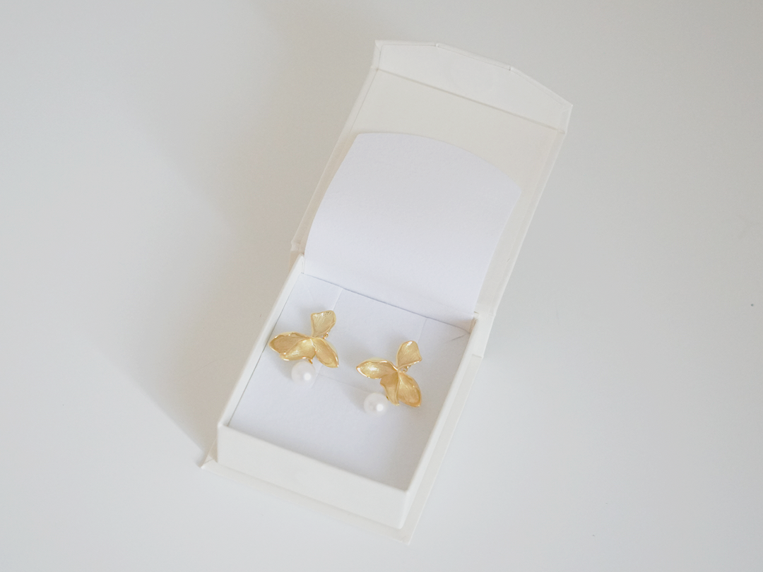 Pendant earrings and Short pendant necklace box - Premium